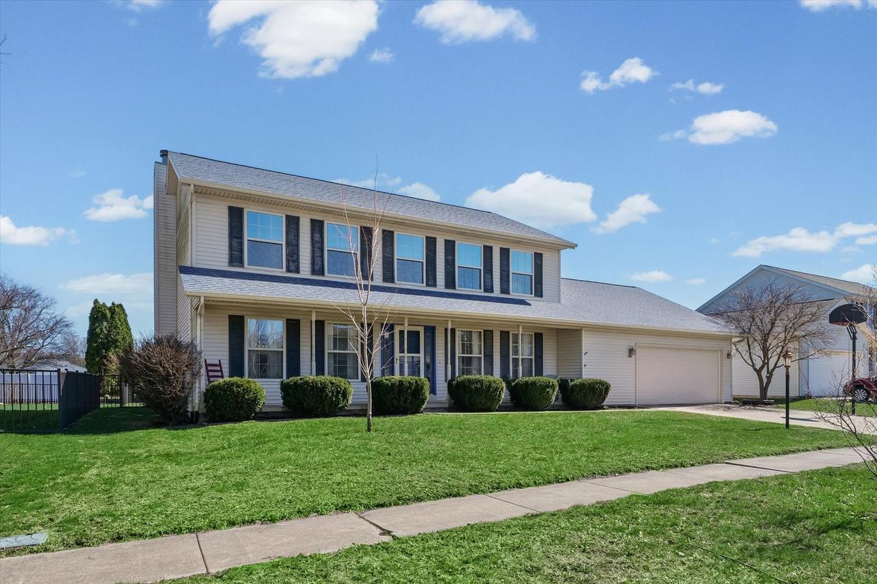 506 Van Buren St., Savoy, IL 61874