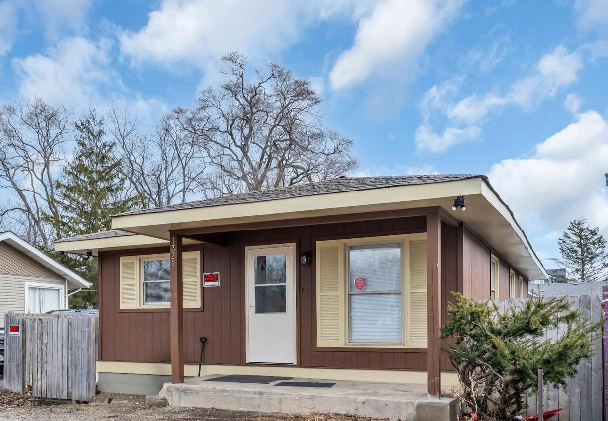 1321 N Cedar Lake Rd., Round Lake Beach, IL 60073