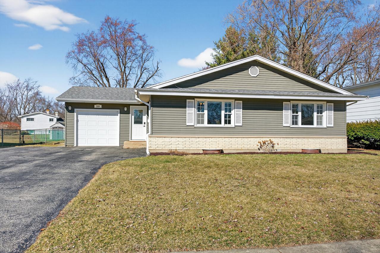 380 Dartmoor Dr., Crystal Lake, IL 60014