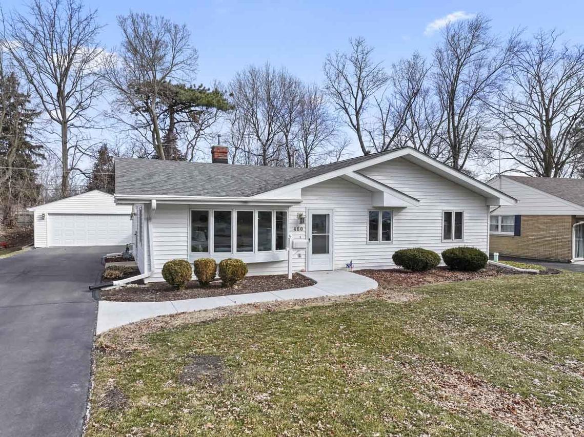 460 E Broadway Ave., Crystal Lake, IL 60014