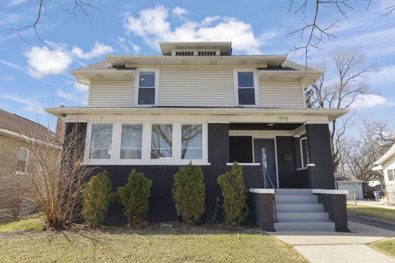 1918 S 9th Ave., Maywood, IL 60153