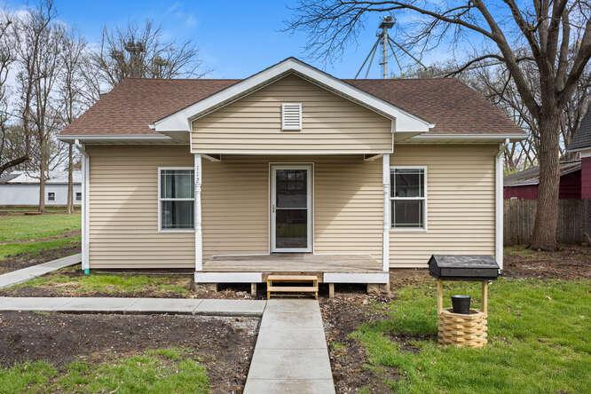 112 E Center St., Seymour, IL 61875