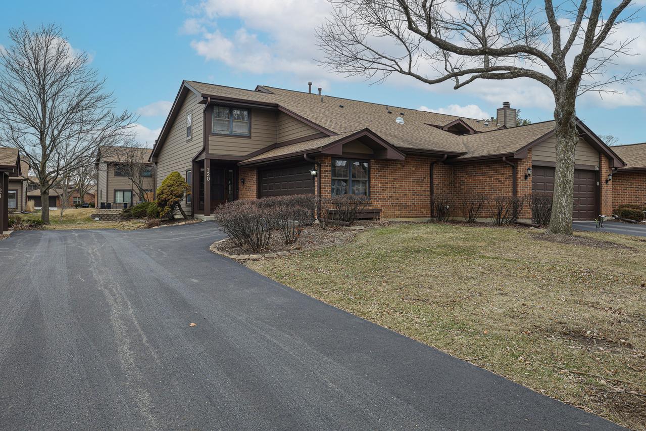 120 White Birch Ln., Westmont, IL 60559