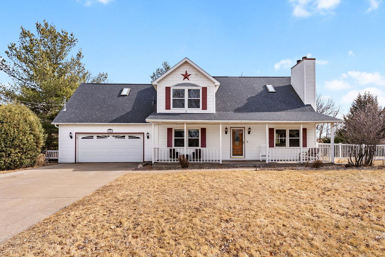 8507 51st Street Ct., Coal Valley, IL 61240