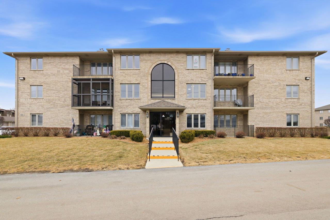 5130 Midlothian #1207, Crestwood, IL 60418
