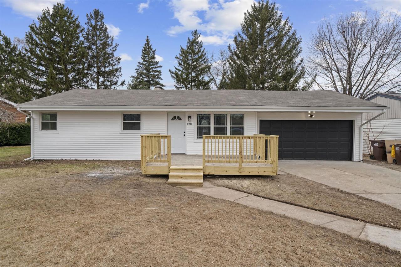 2207 Maple Ave., Loves Park, IL 61111