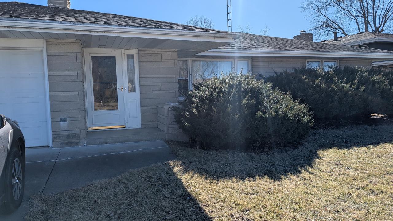 1535 E Clark St., Diamond, IL 60416