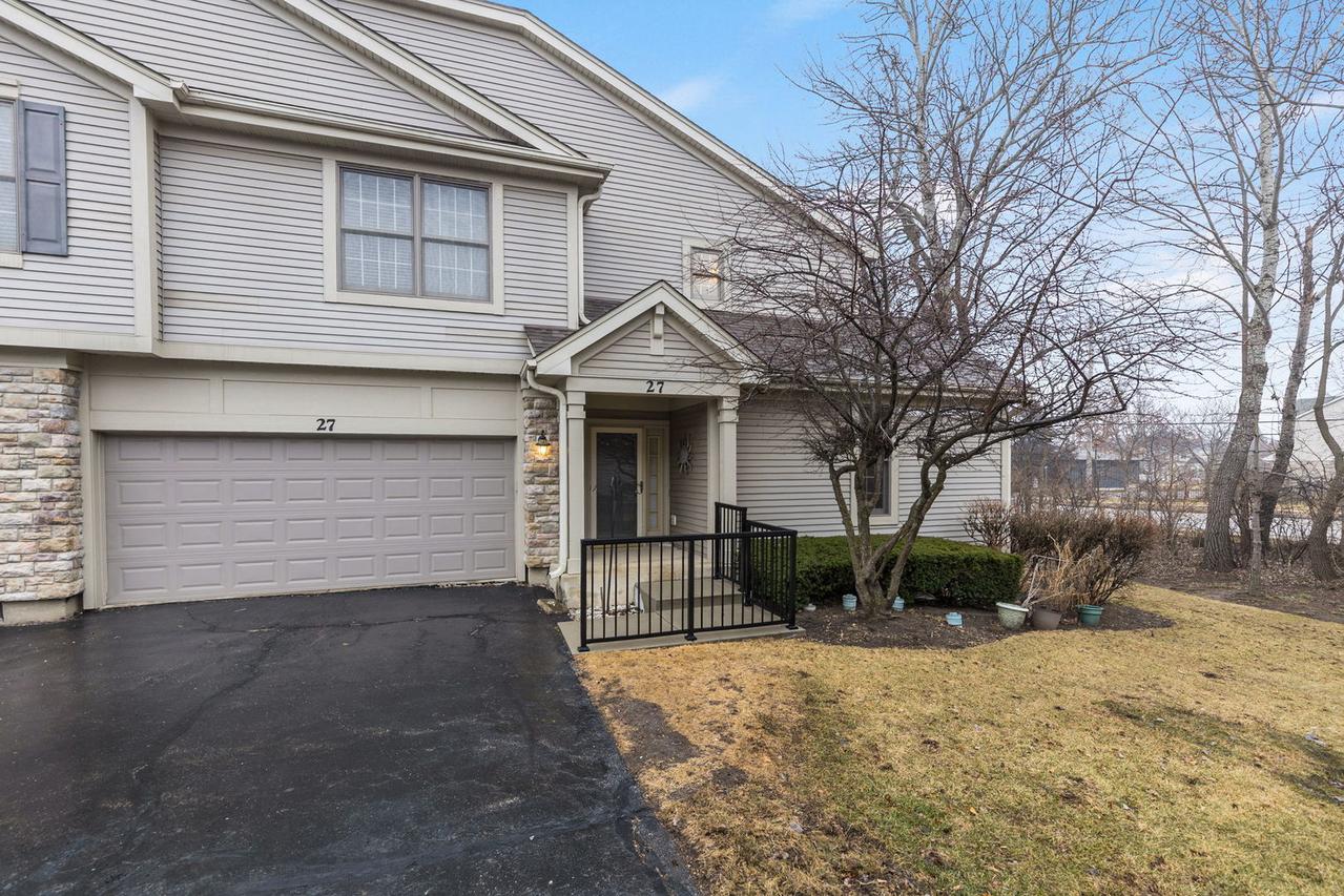 27 E Orchard Ln., Palatine, IL 60067
