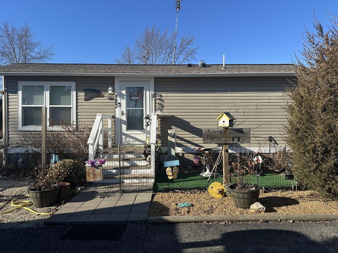 123 Largemouth Ln., Wilmington, IL 60481