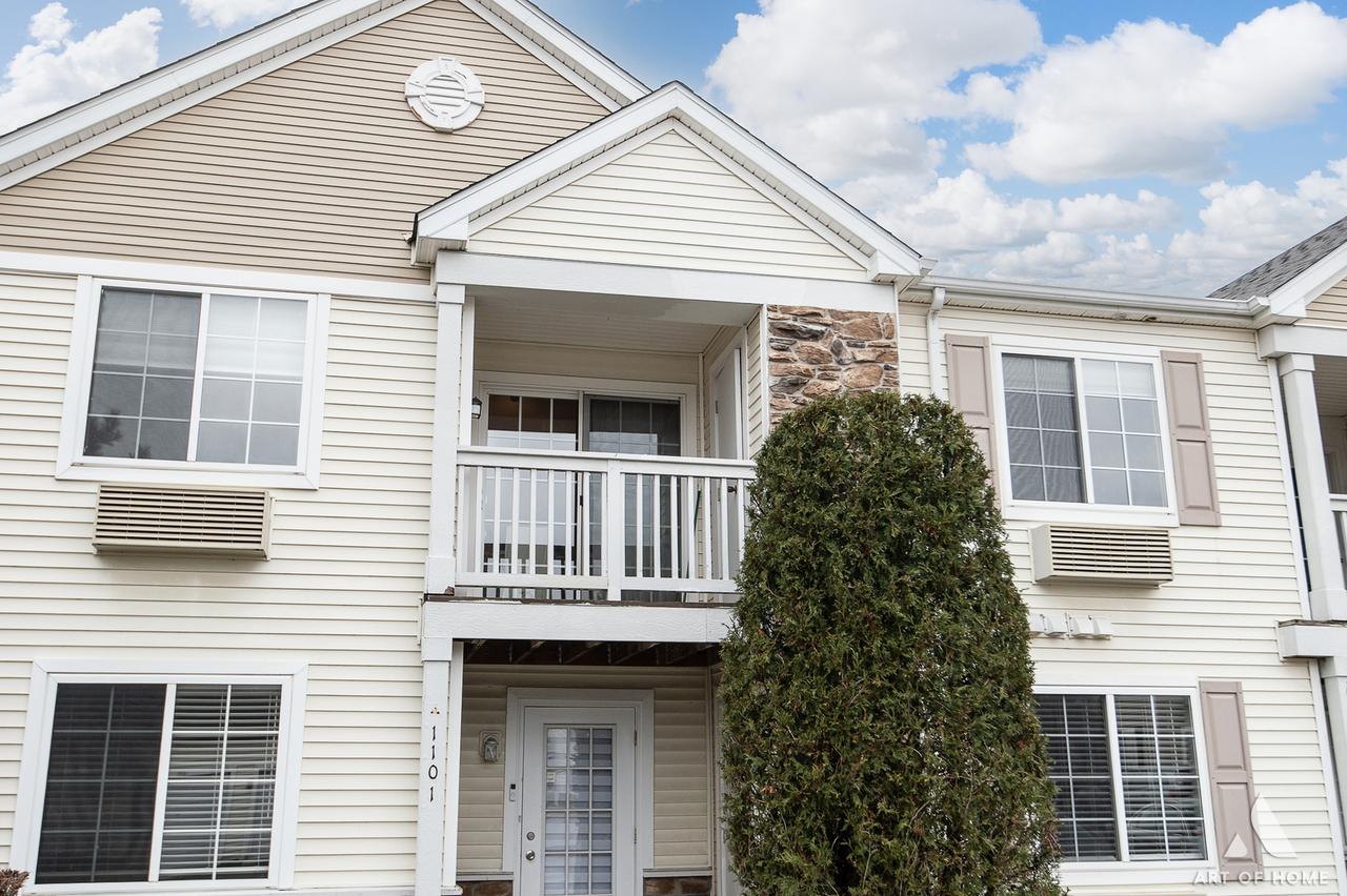 1117 Silverstone Dr., Carpentersville, IL 60110