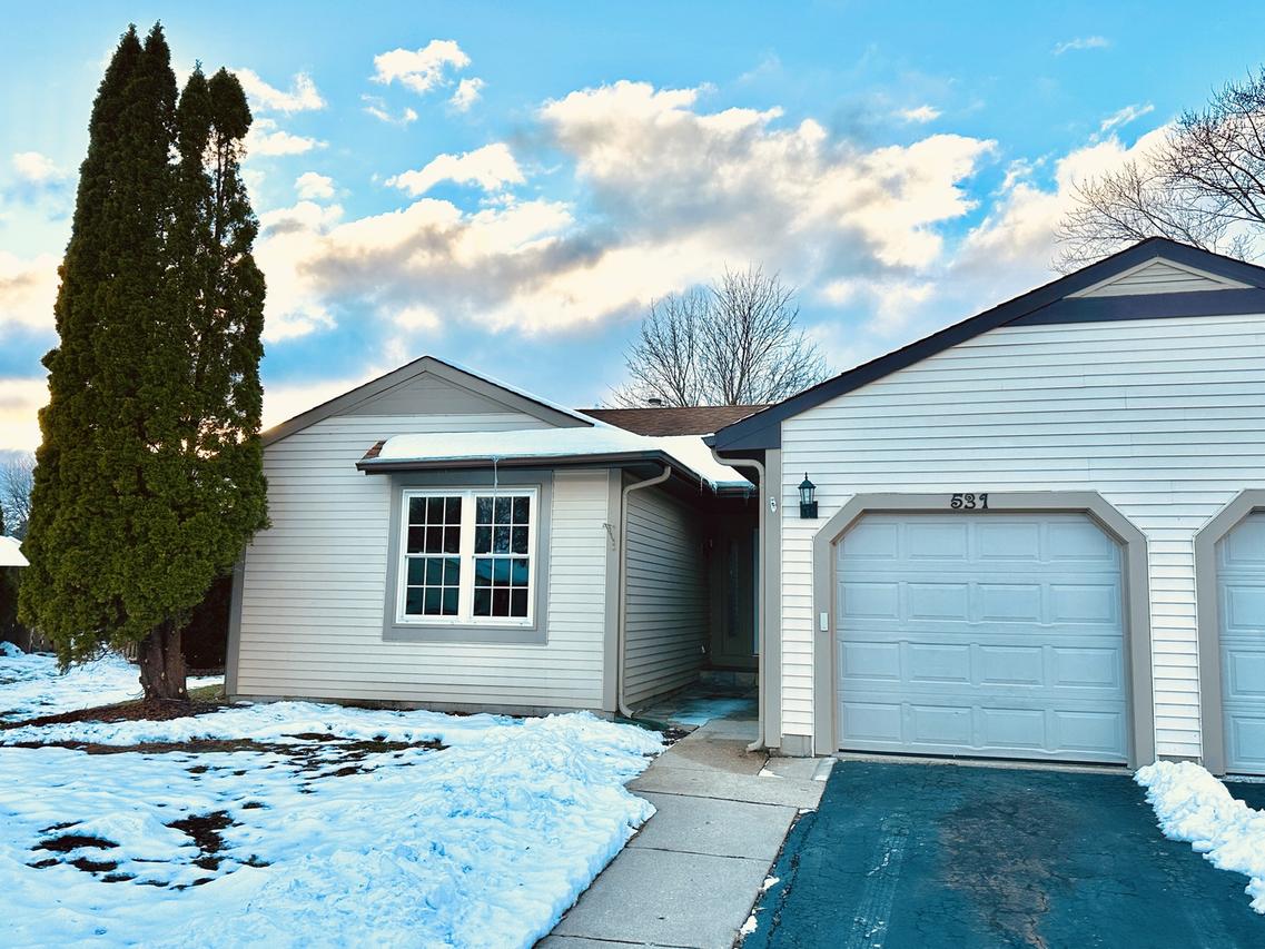 531 Lasalle Ln., Buffalo Grove, IL 60089