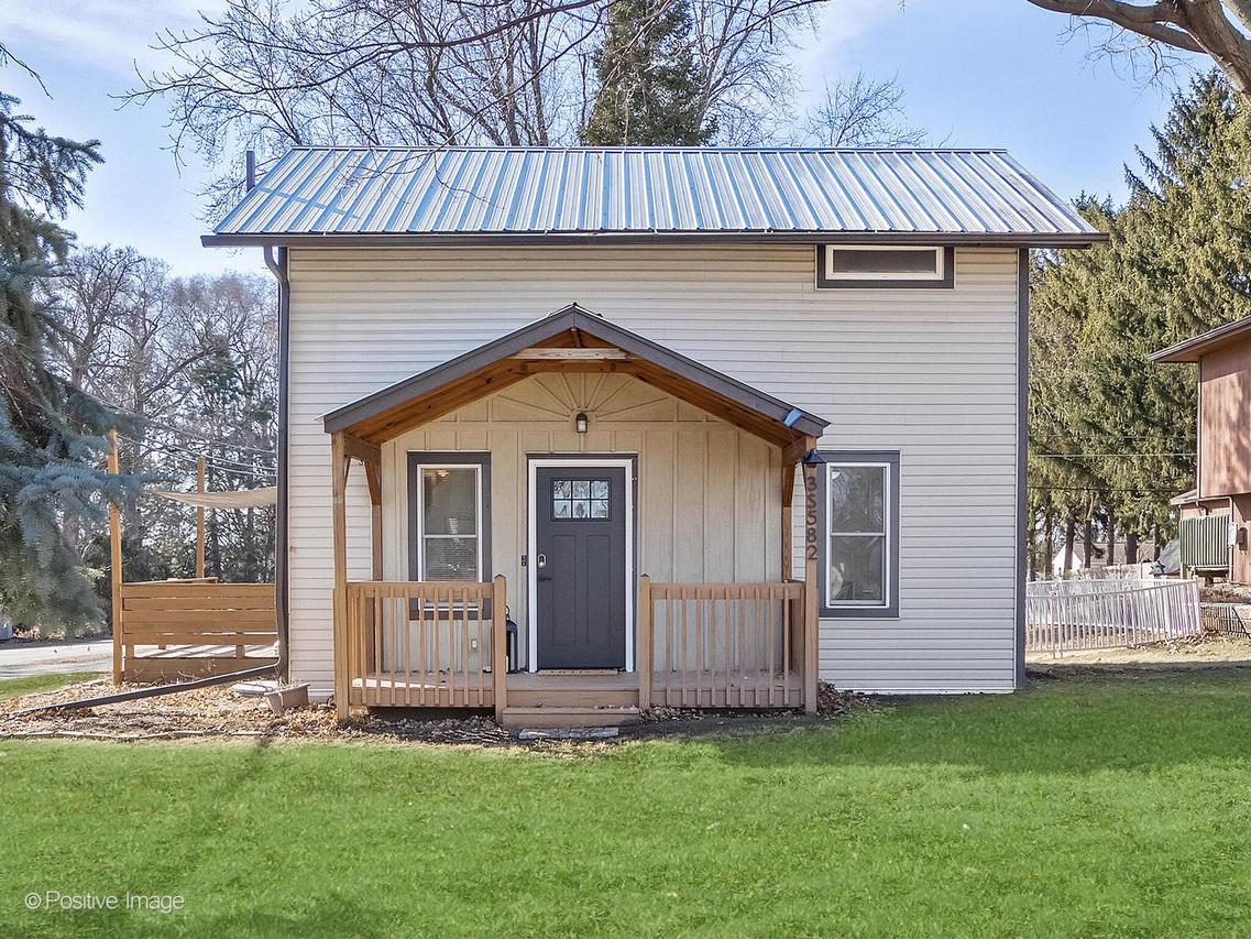 3S582 Tinker Ave., Warrenville, IL 60555