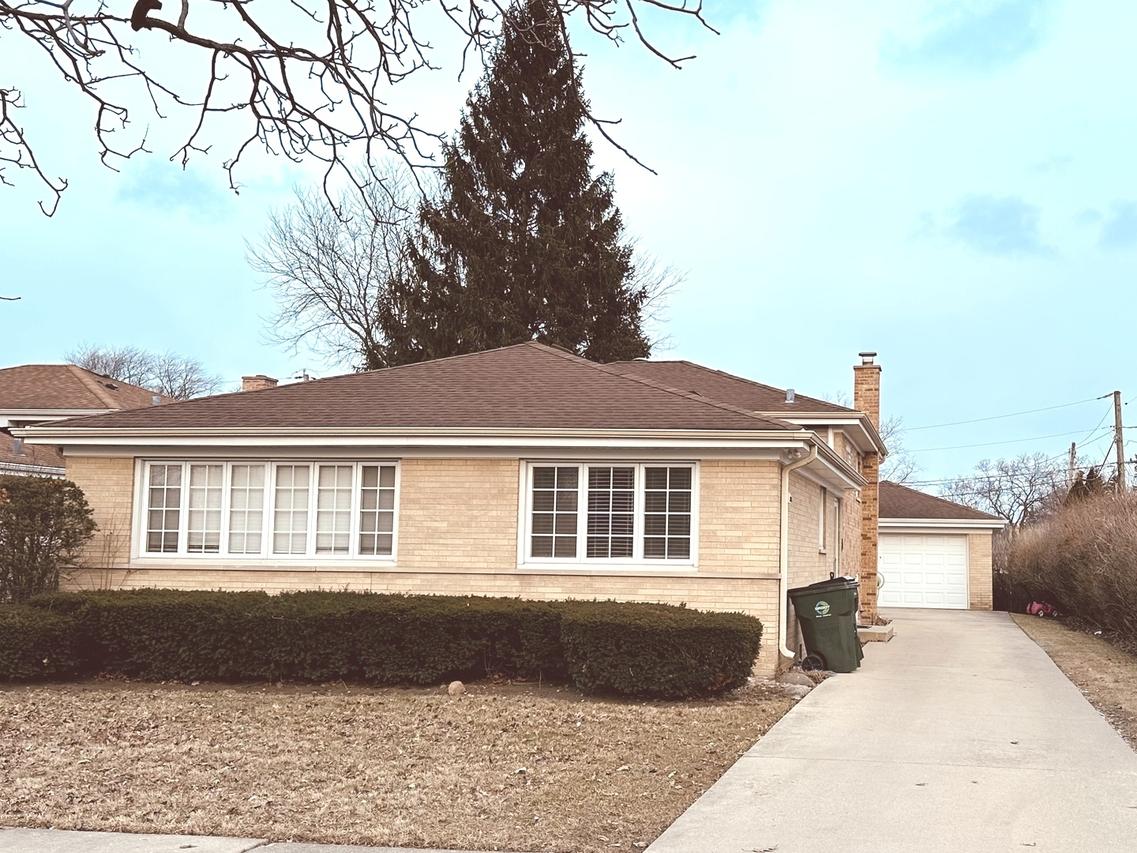 8415 N Ottawa Ave., Niles, IL 60714