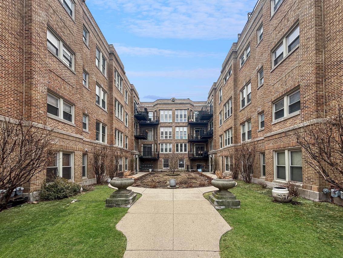 1635 W Pratt Blvd. #3S, Chicago, IL 60626