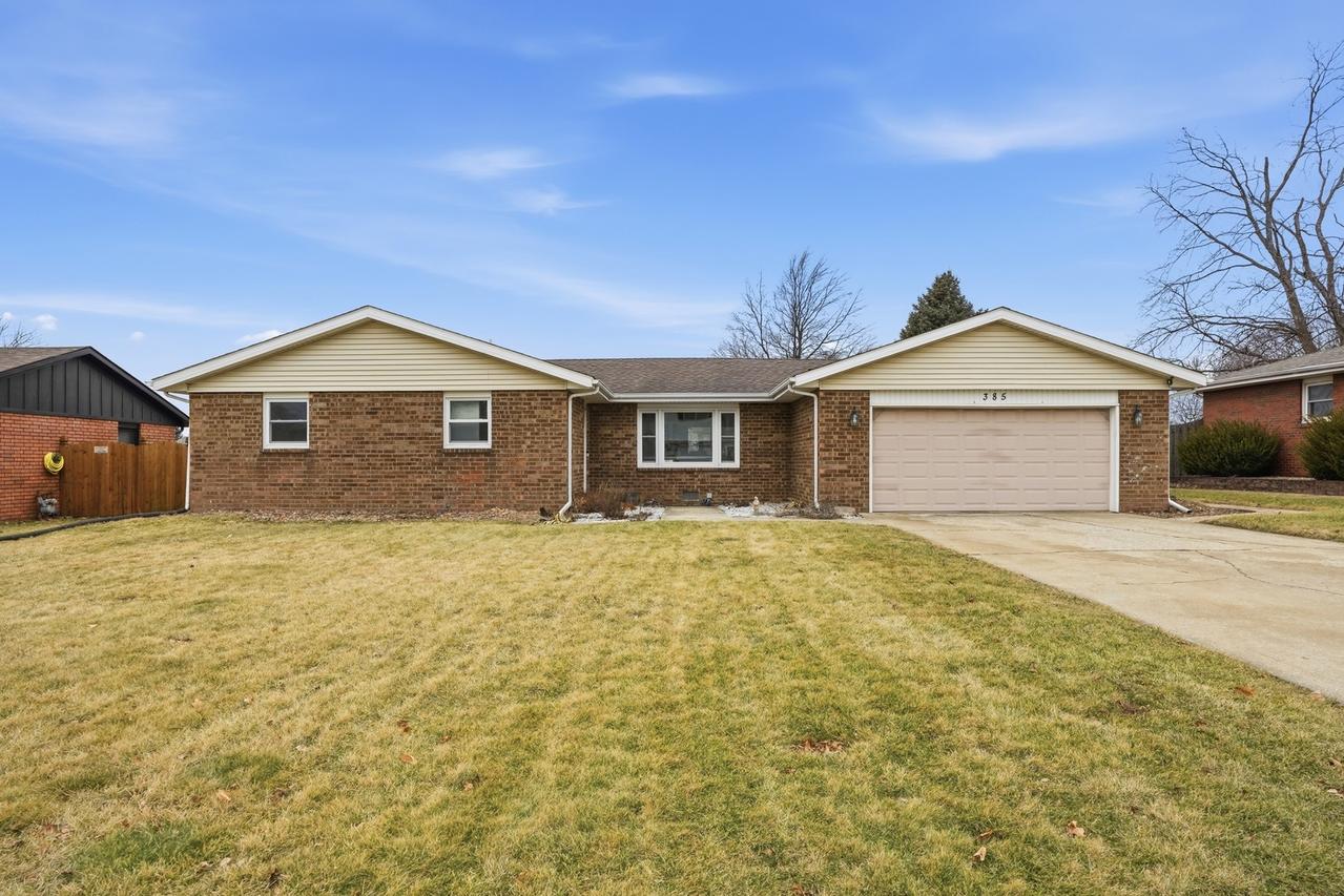 385 S Walnut St., Manteno, IL 60950