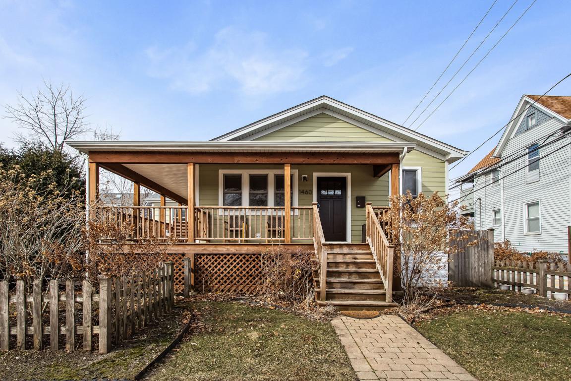 1460 Dewey Ave., Evanston, IL 60201