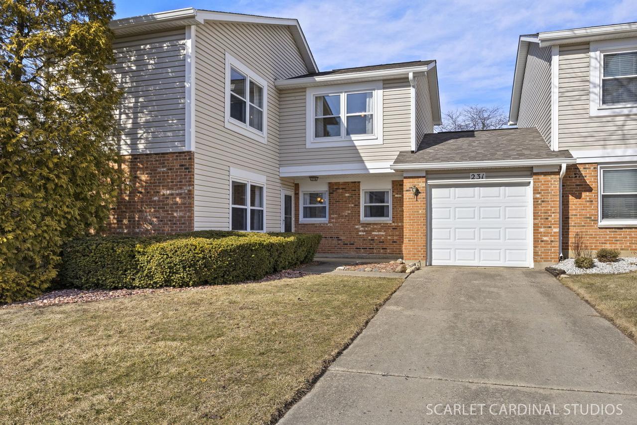 231 Hedgerow Dr., Bloomingdale, IL 60108