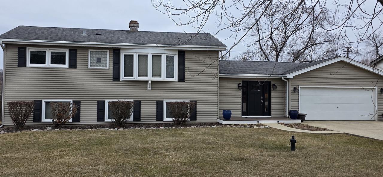 23W436 Burdette Ave., Carol Stream, IL 60188