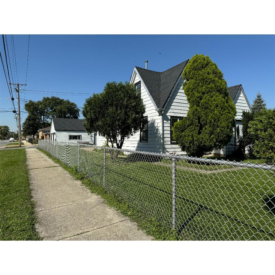 4756 S Lockwood Ave., Chicago, IL 60638