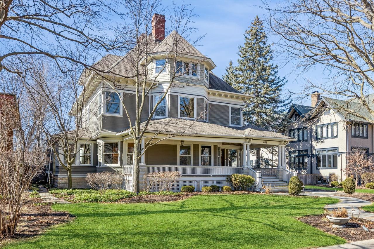 601 N Kenilworth Ave., Oak Park, IL 60302