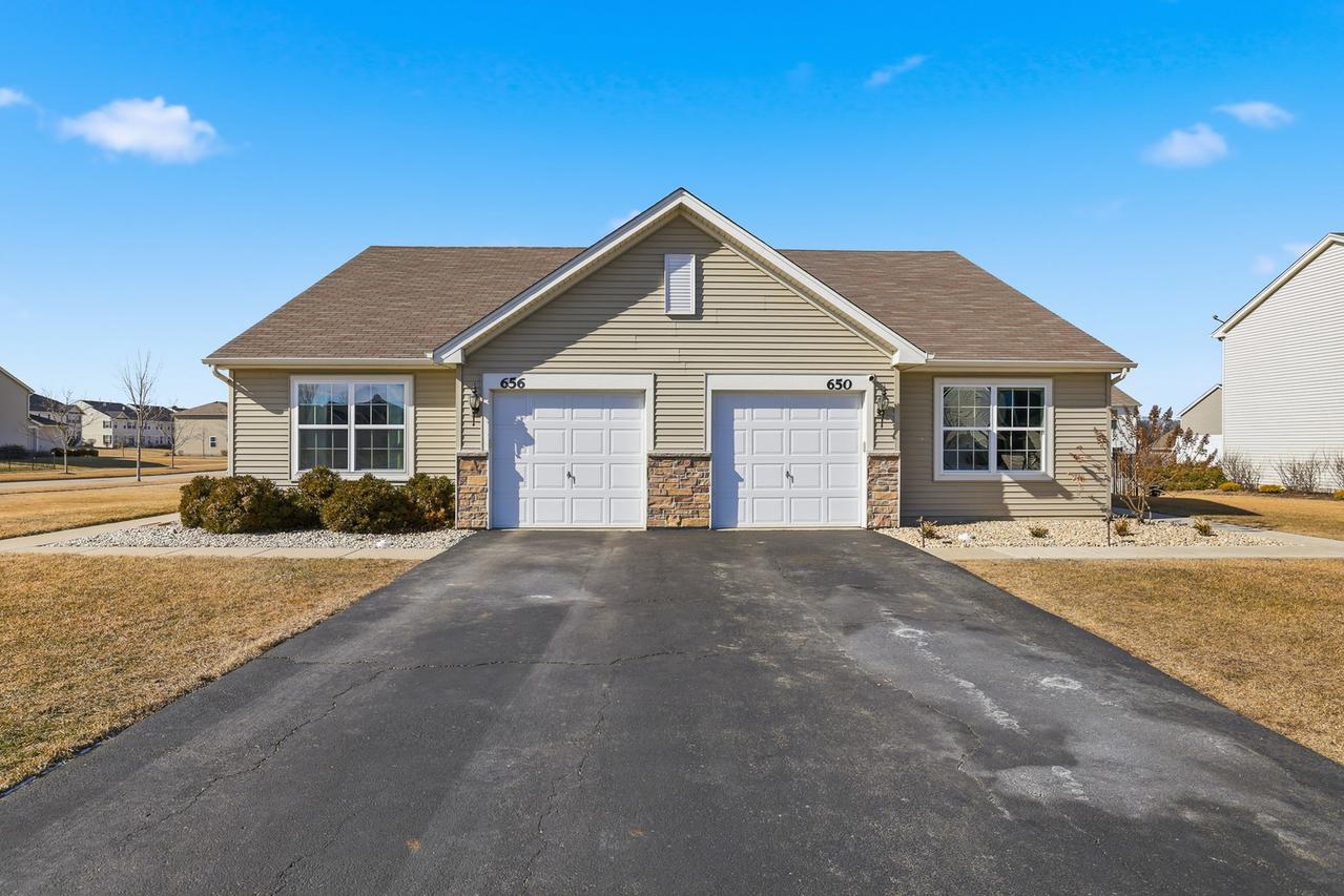 656 Vine St., Hampshire, IL 60140