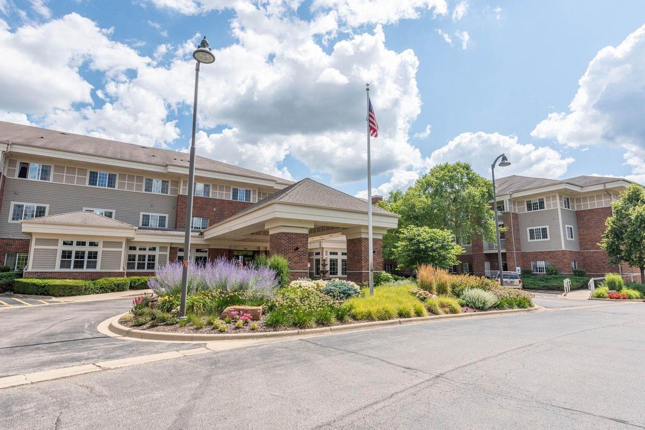 801 N Mclean Blvd. #118, Elgin, IL 60123