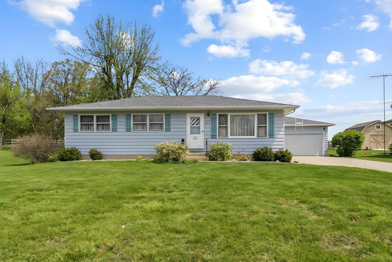 274 W Center St., Burlington, IL 60109