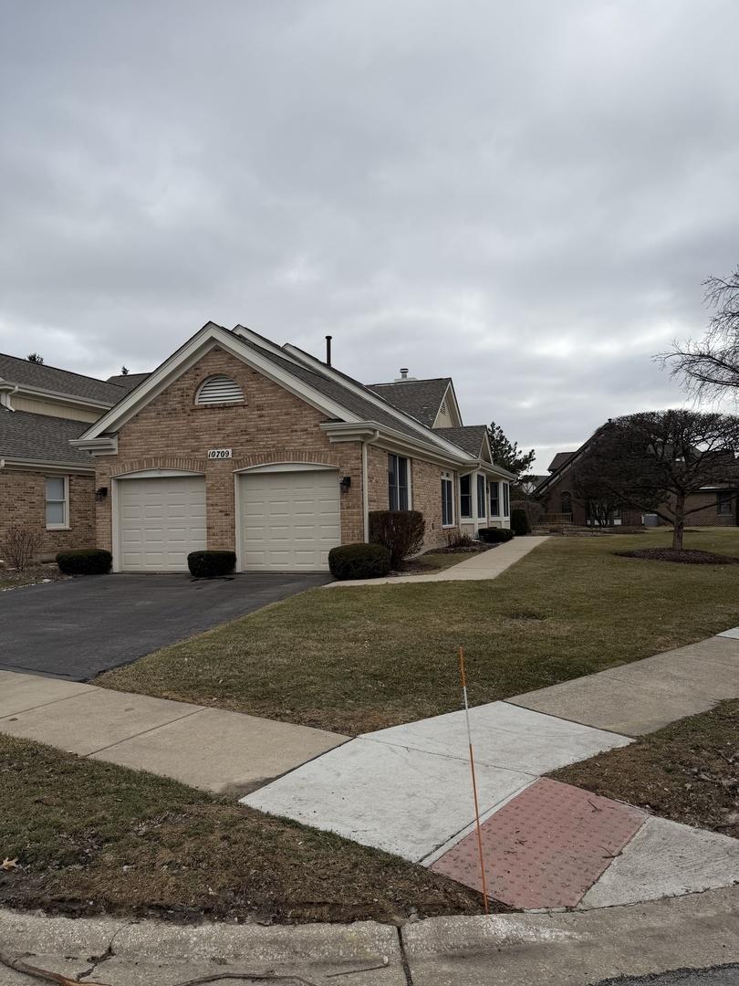 10709 Hollow Tree Rd., Orland Park, IL 60462