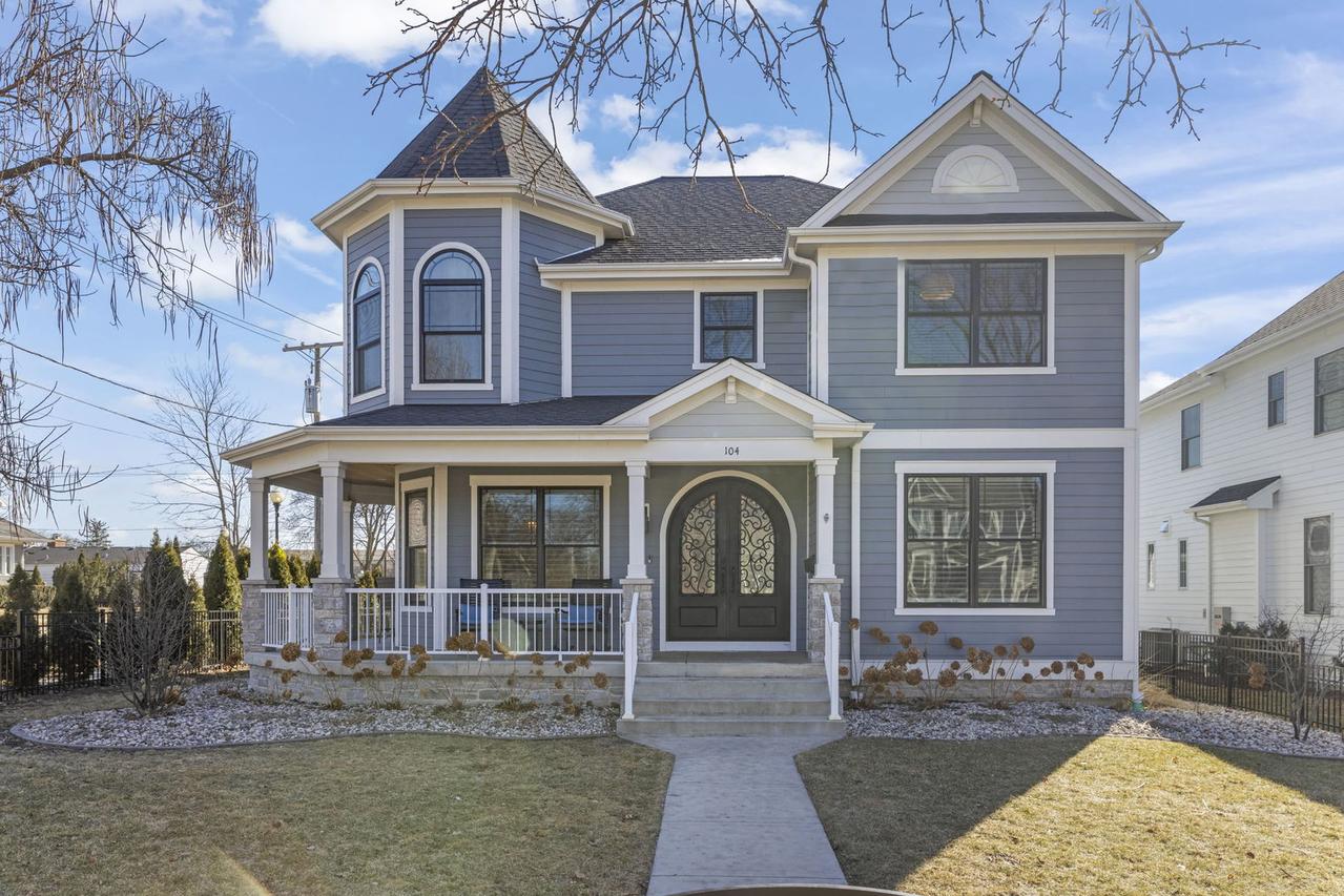104 W Jefferson Ave., Wheaton, IL 60187