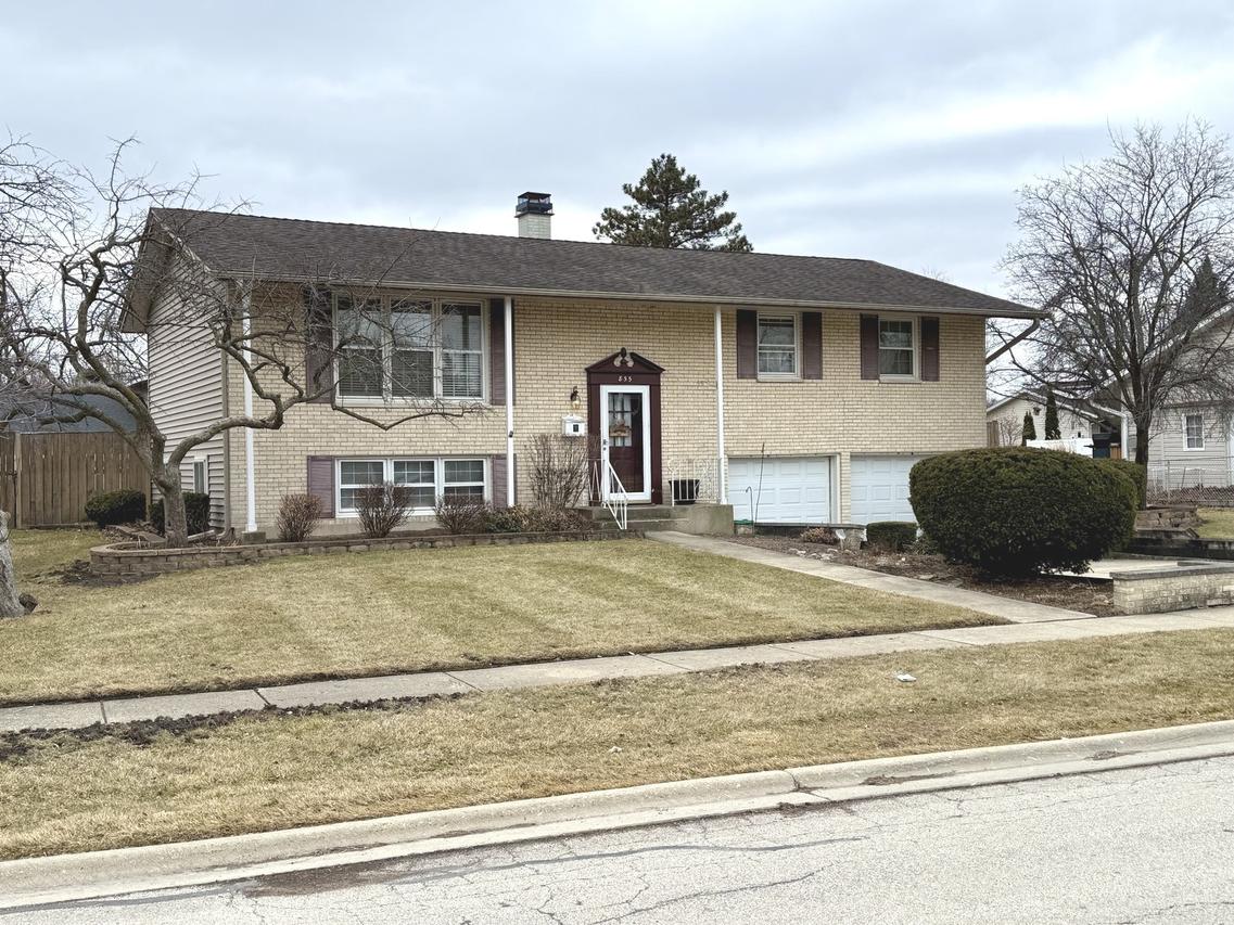 855 E Patten Dr., Palatine, IL 60074
