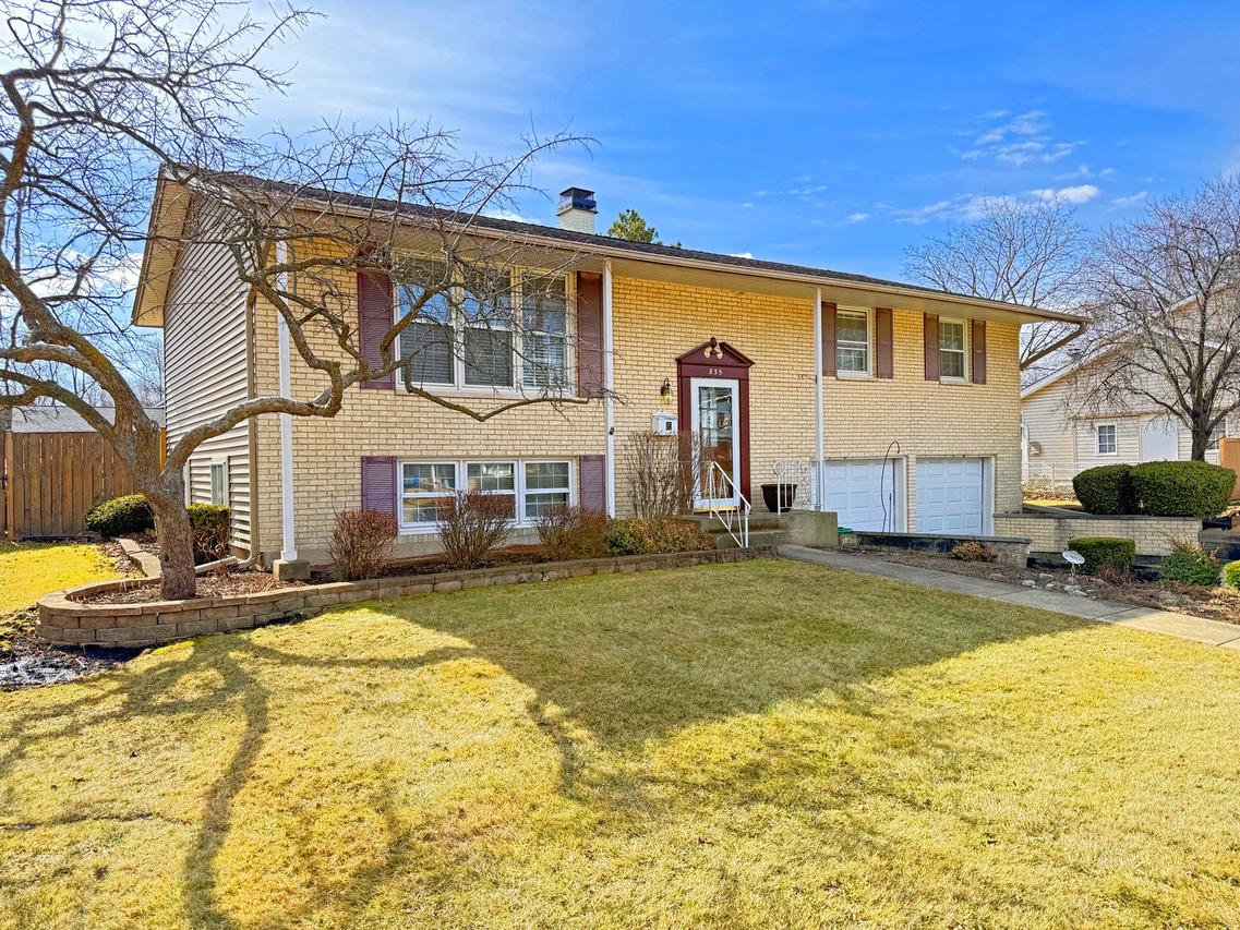 855 E Patten Dr., Palatine, IL 60074