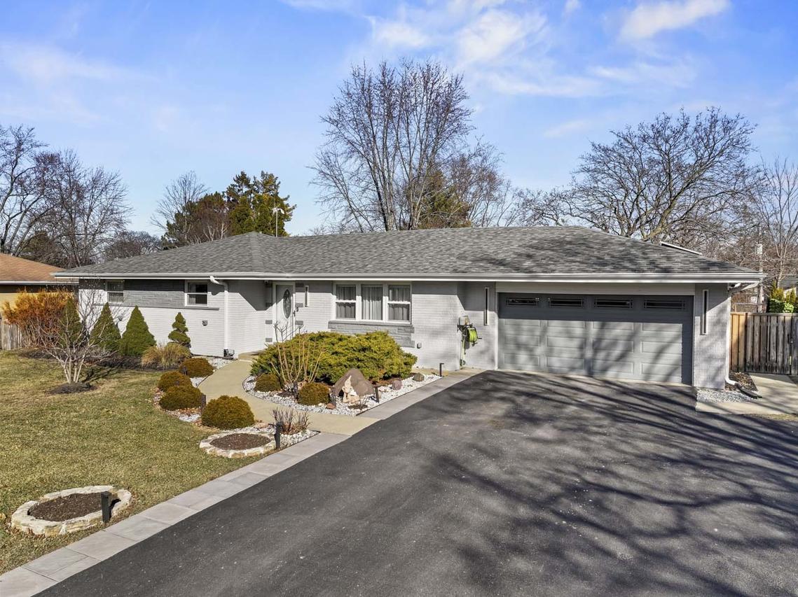 1211 Highland Dr., Prospect Heights, IL 60070