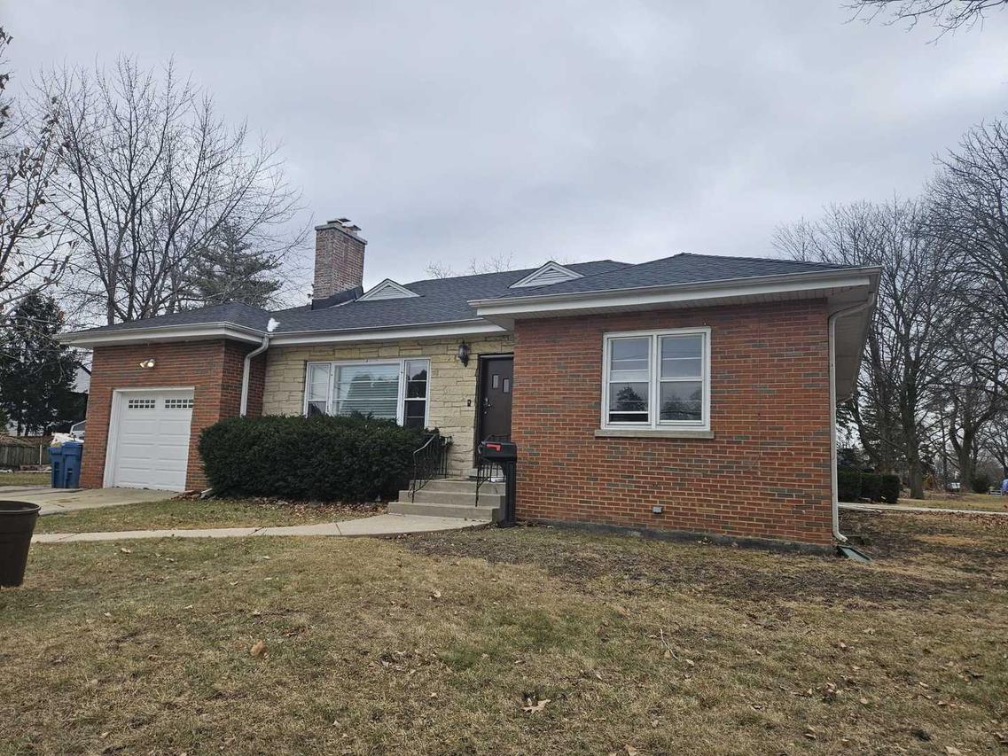 45 N Wisconsin Ave., Addison, IL 60101