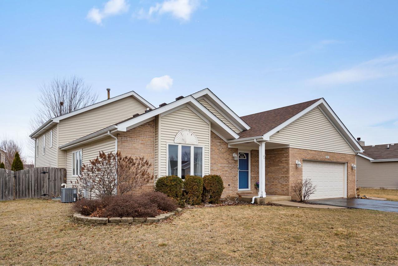 1687 Jennifer Dr., Bourbonnais, IL 60914