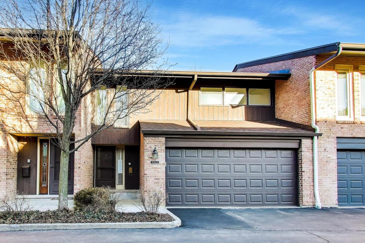 1836 Wildberry Dr. #B, Glenview, IL 60025