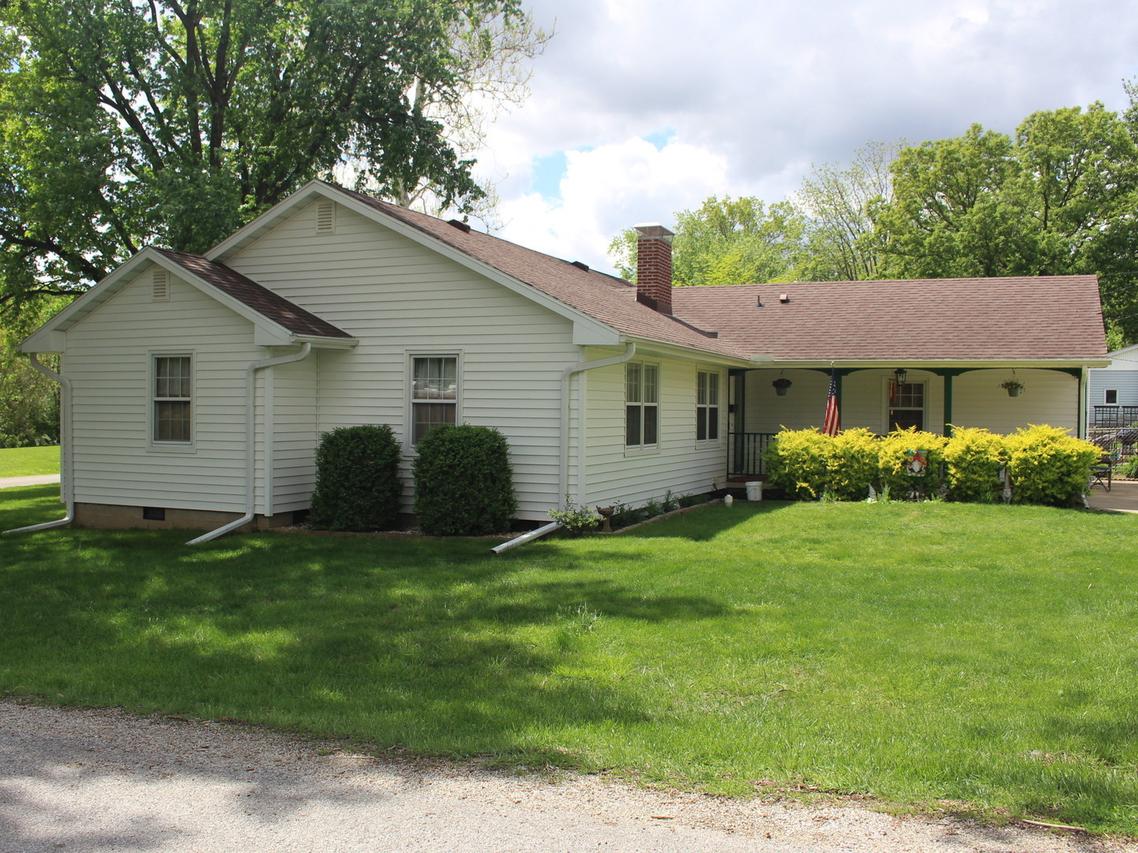 517 S Wilson St., Clinton, IL 61727
