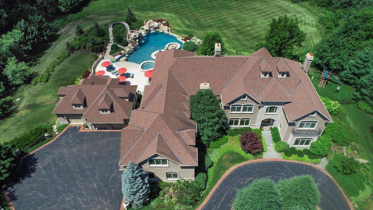 419 N Valley Hill Rd., Bull Valley, IL 60098