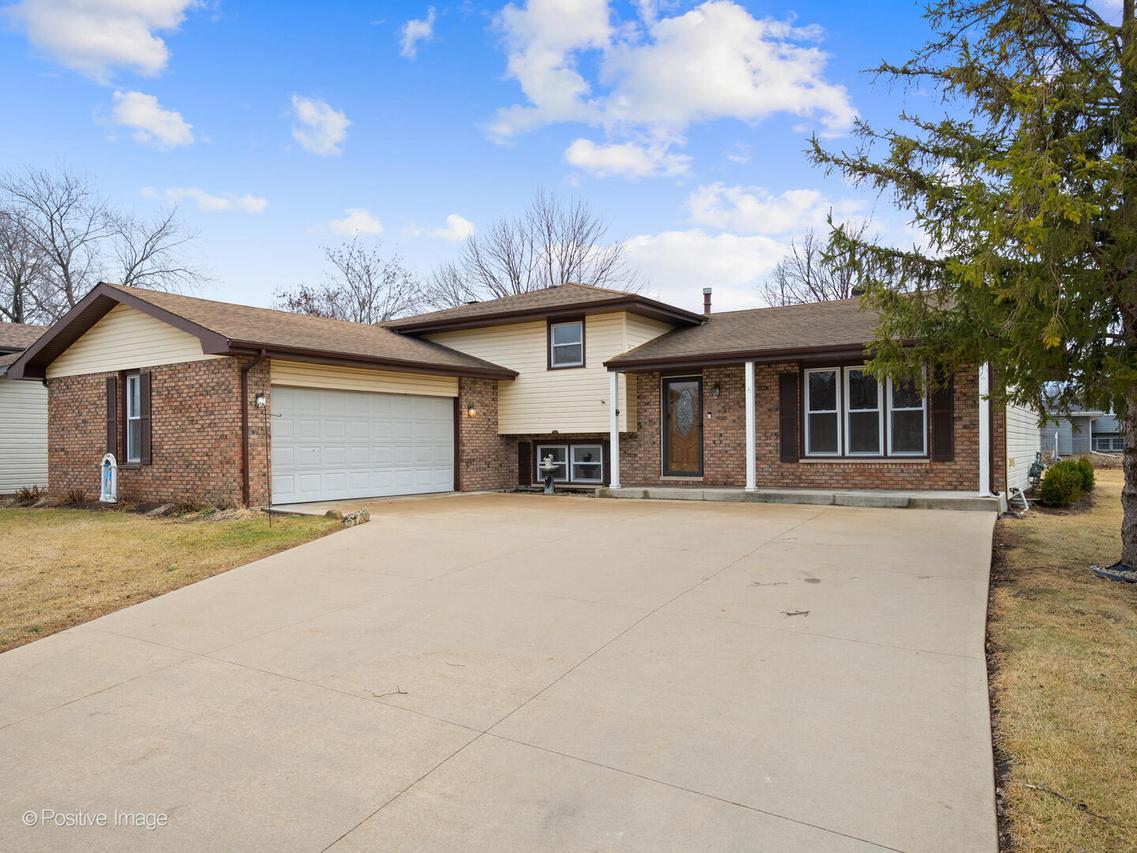 3208 Oakwood Dr., Joliet, IL 60431