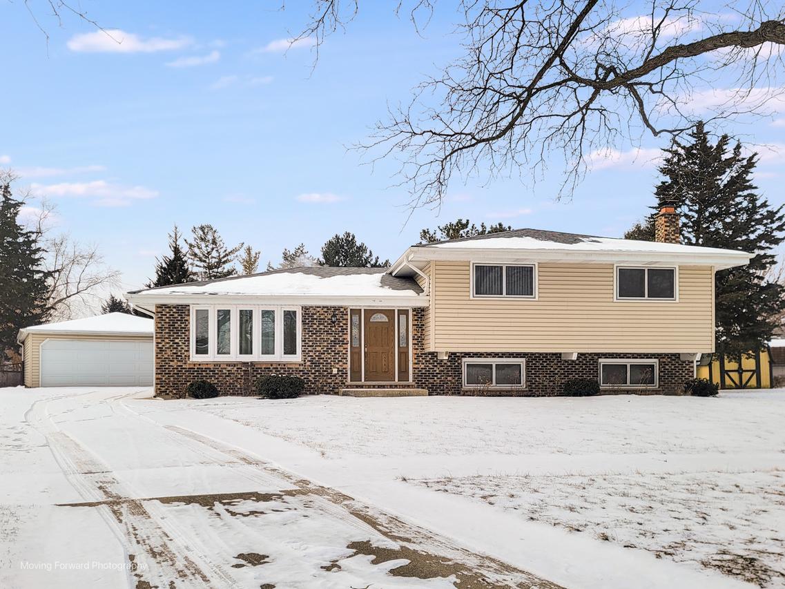 539 W Eggerding Dr., Addison, IL 60101