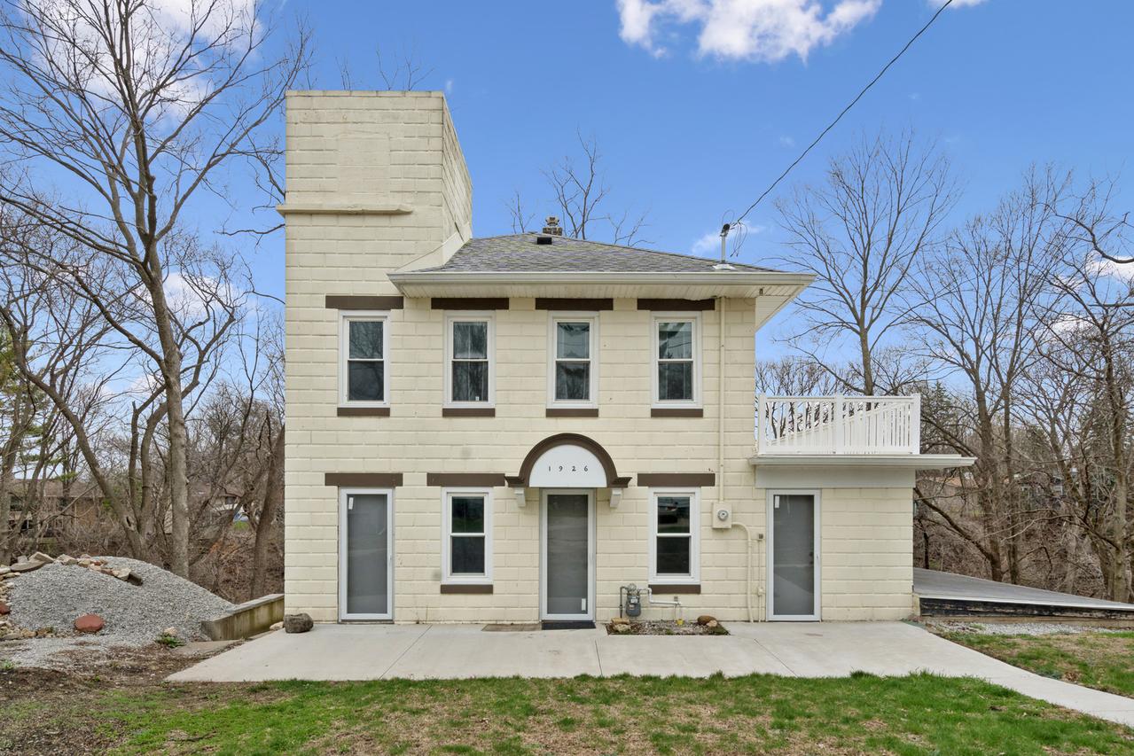 1926 3rd St., East Moline, IL 61244