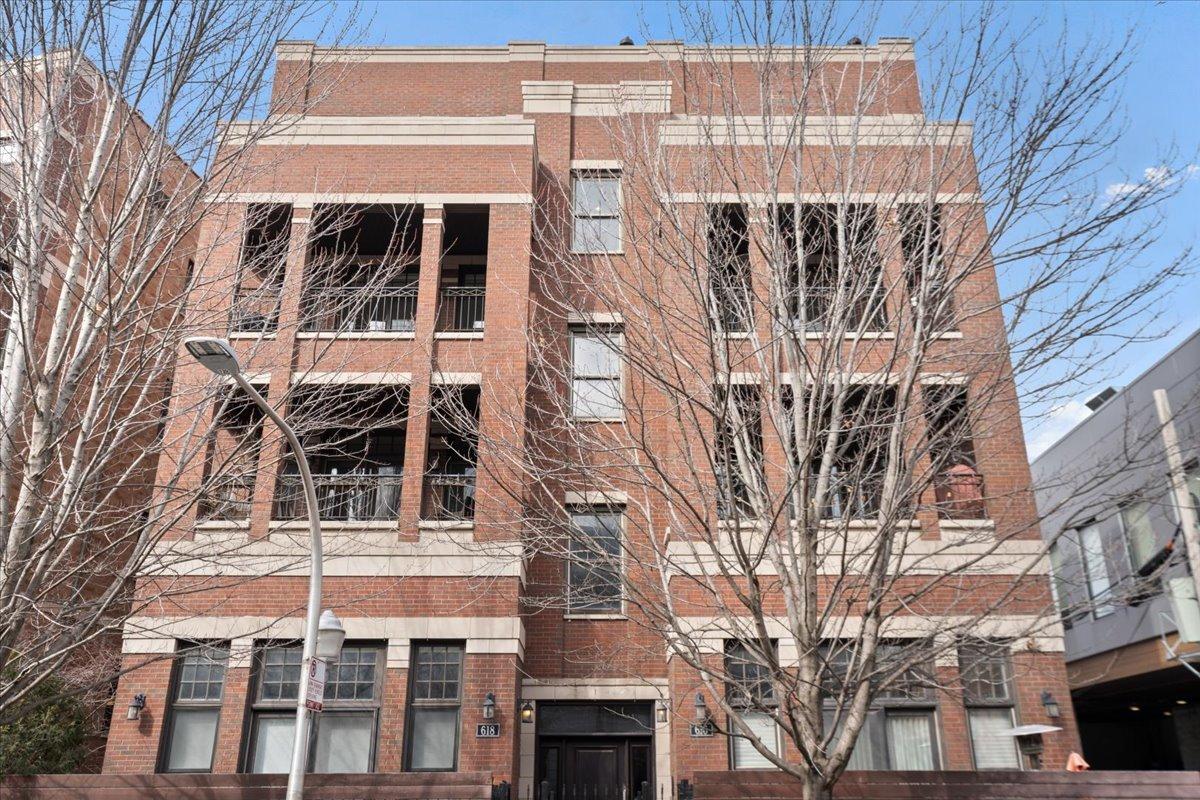 618 W Schubert Ave. #4W, Chicago, IL 60614