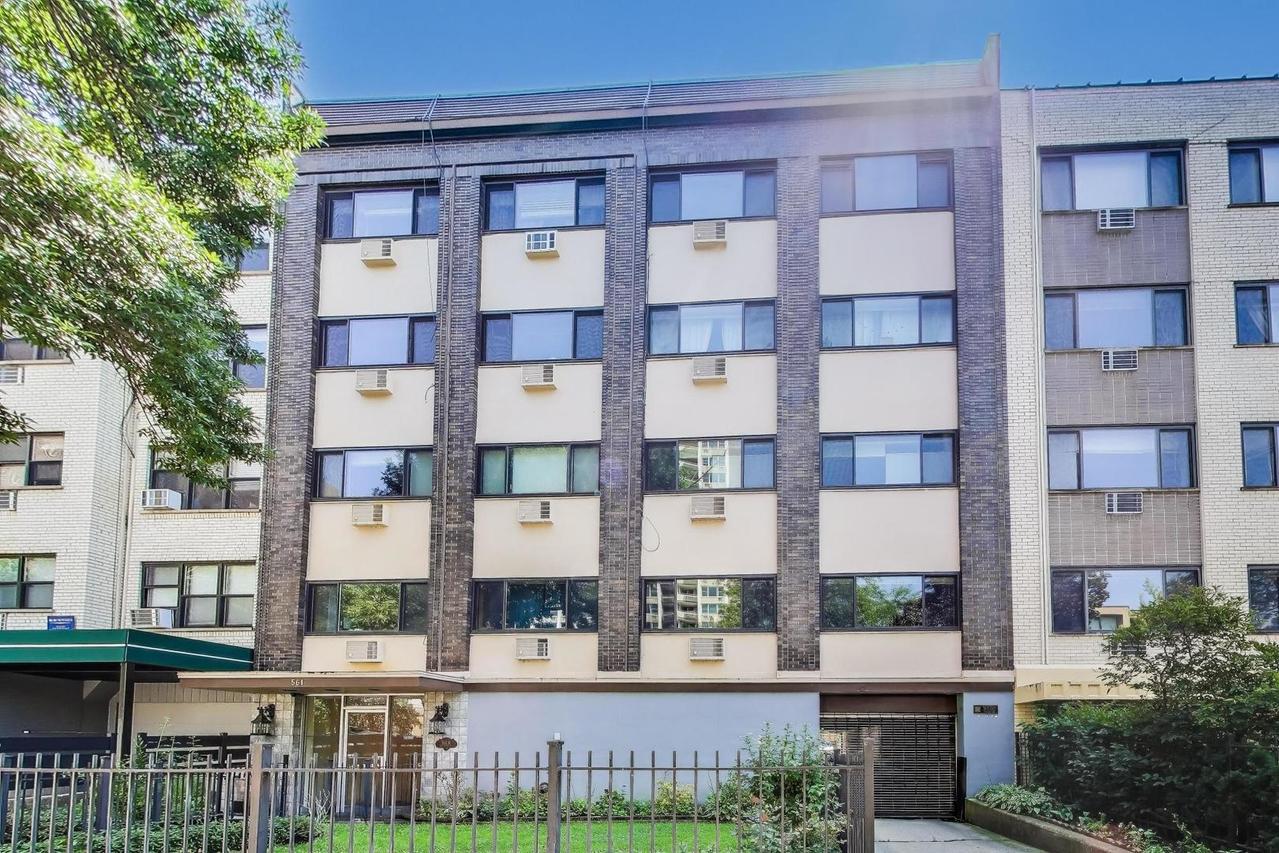 561 W Stratford Pl. #4F, Chicago, IL 60657