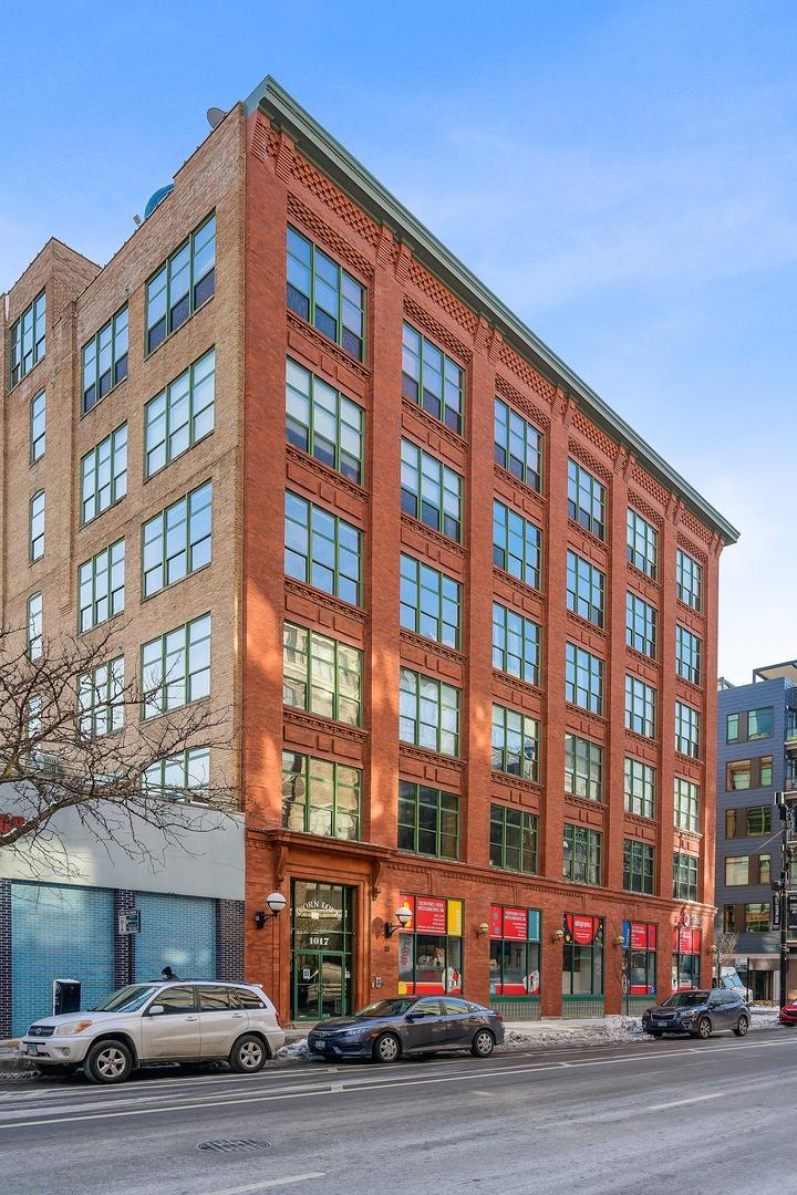 1017 W Washington Blvd. #3E, Chicago, IL 60607