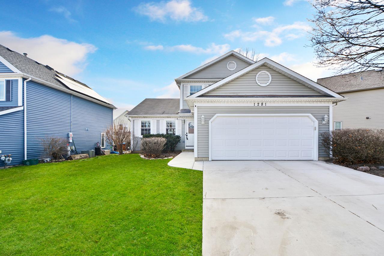 1281 Old Timber Ct., Hoffman Estates, IL 60192