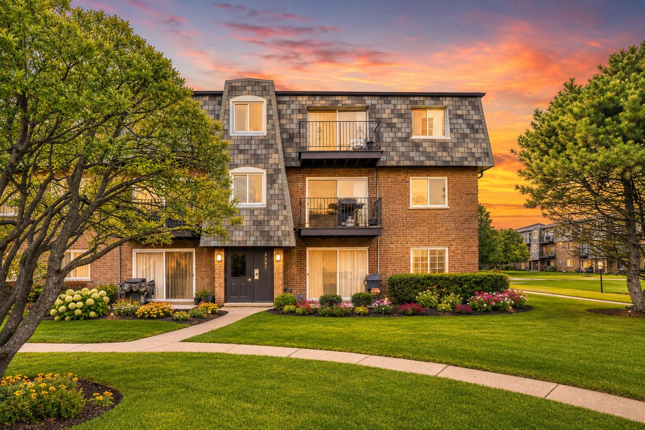 9387 Bay Colony Dr. #3W, Des Plaines, IL 60016