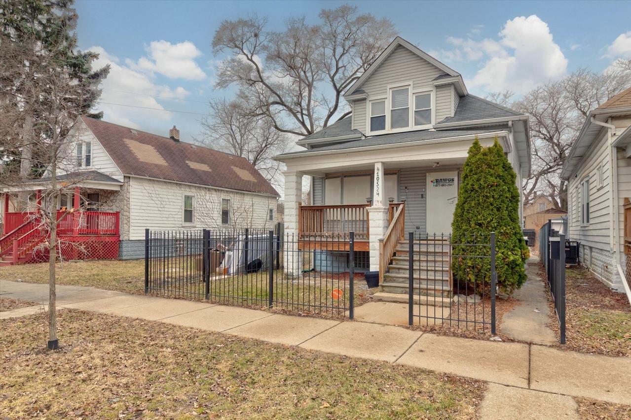 10524 S Lasalle St., Chicago, IL 60628