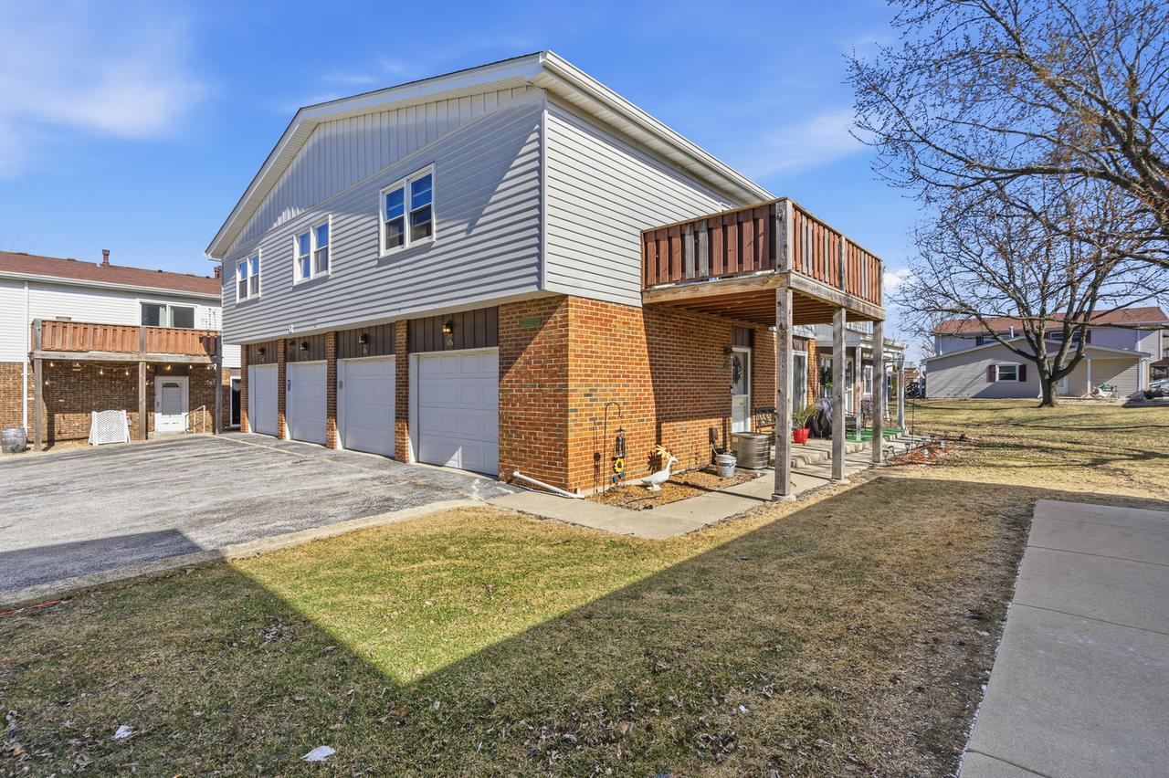 19511 116th Ave. #D, Mokena, IL 60448