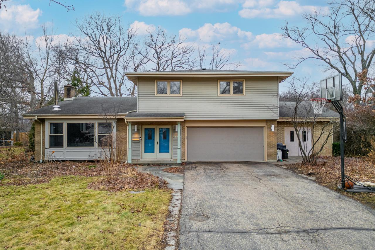 3272 Western Ave., Highland Park, IL 60035