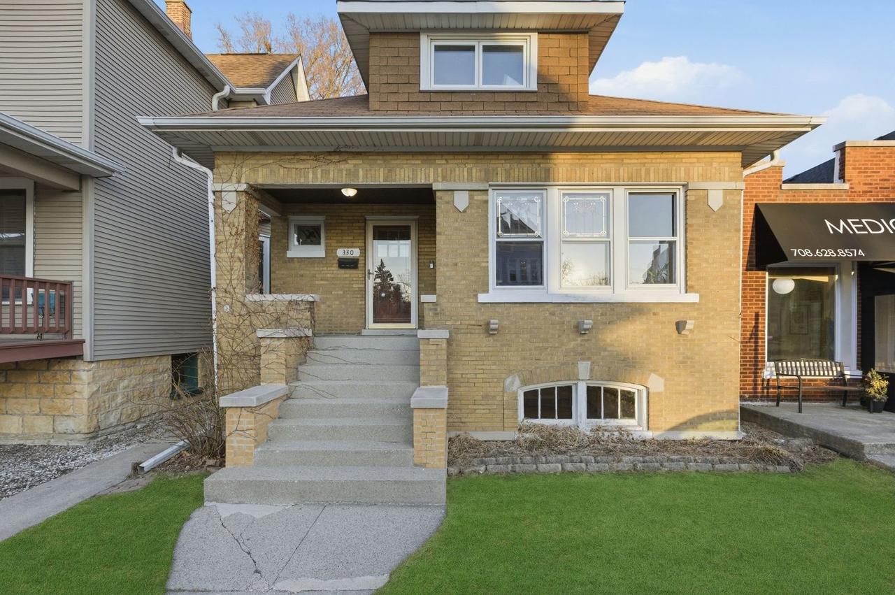 330 Circle Ave., Forest Park, IL 60130