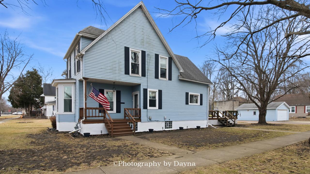 327 E Ohio St., Momence, IL 60954